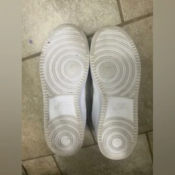⭐SALE⭐ :Nike Ebernon Triple White Low - 8.5 M - Picture 4 of 5